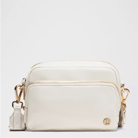 Lululemon Everywhere Crossbody Bag 2L Metal Hardware- Light Ivory/Gold